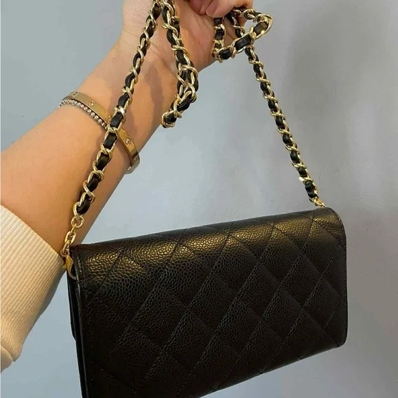 Chanel Black Quilted Leather Chain Bag (Sold on other platform) - Picture 2 of 15